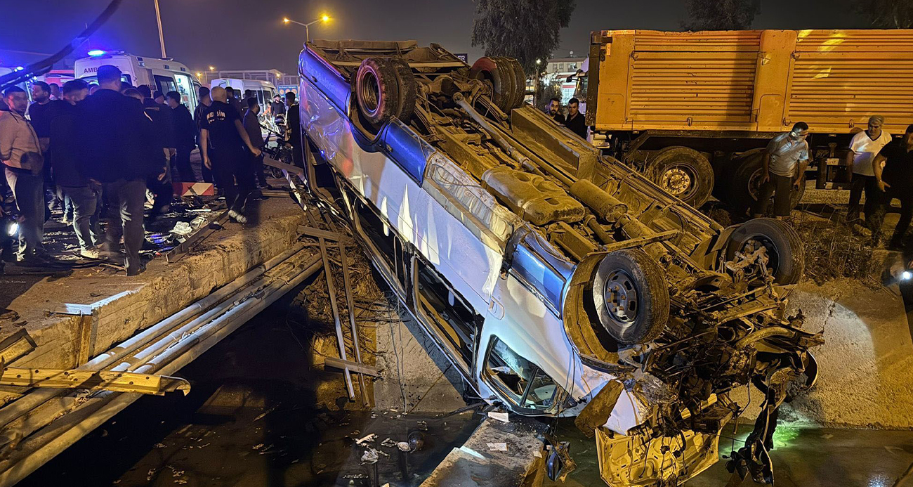 Tarsus’ta Minibüs ve Otomobilin Çarpışması 10 Kişiyi Yaraladı