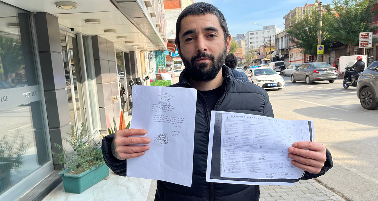 Türkiye’de Doğup Büyüyen Rasim Mert, Vatandaşlık Mücadelesi Veriyor