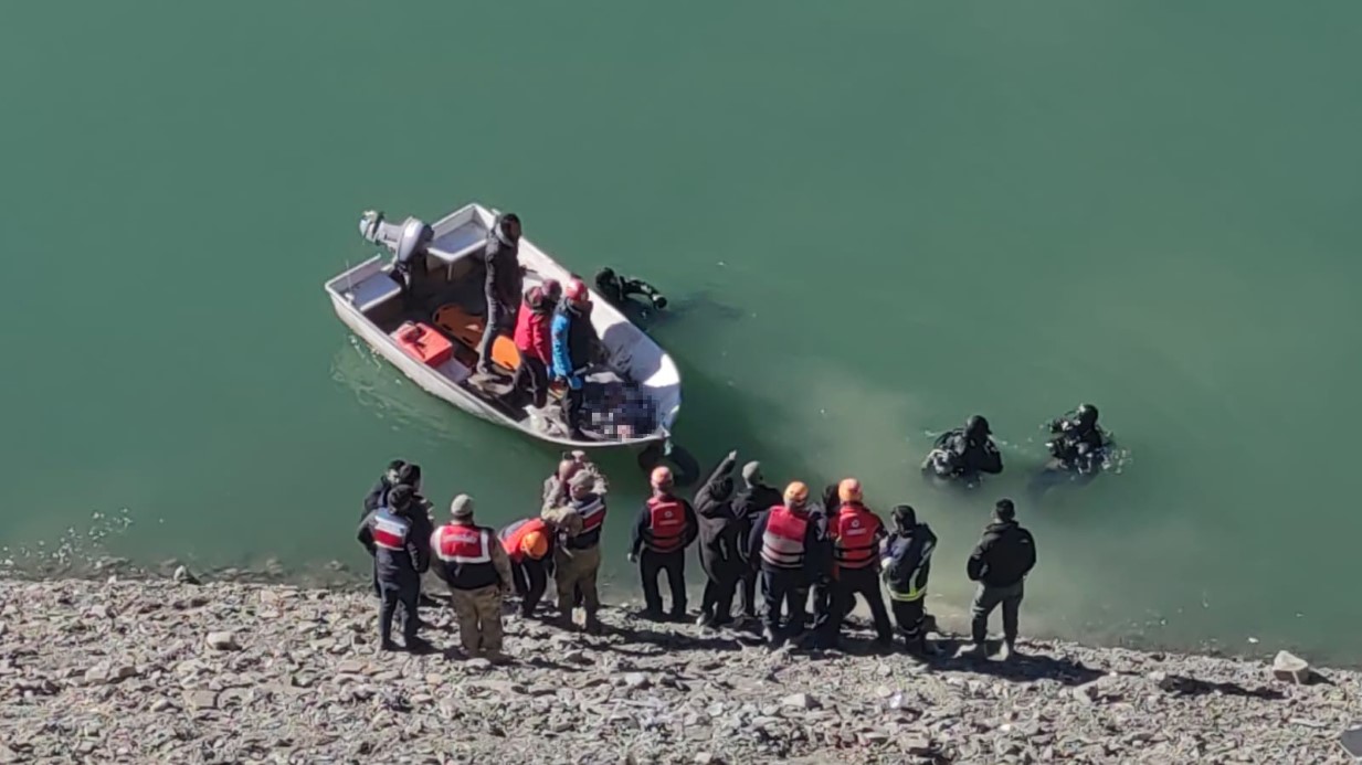 Van’da Zernek Barajı’na Araç Uçtu: İki Can Kaybı