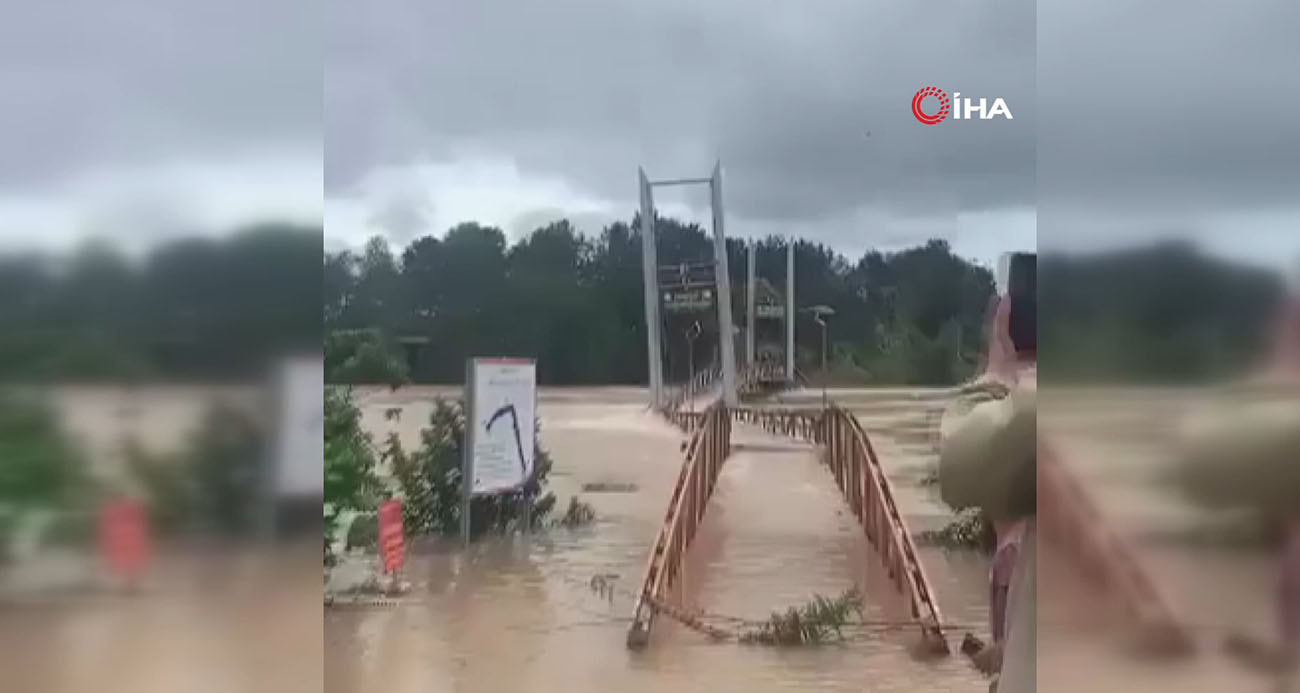 Vietnam’da Şiddetli Yağışlar Sonucu Ölü Sayısı 43’e Çıktı