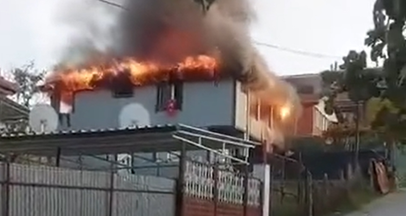 Yalova’da İki Katlı Evde Yangın Paniği