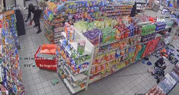 ABD, Texas’ta ATM Hırsızlığı: Çalınan Araçla Marketten ATM Çalındı