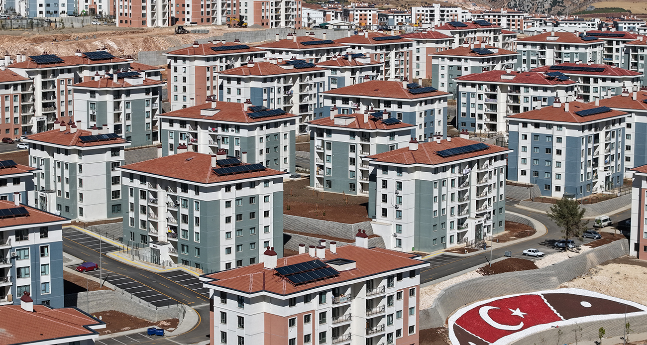 Adıyaman’da Depremzedeler Yeni Konutlarına Kavuştu, Bakan Murat Kurum’a Teşekkürler Yükseliyor