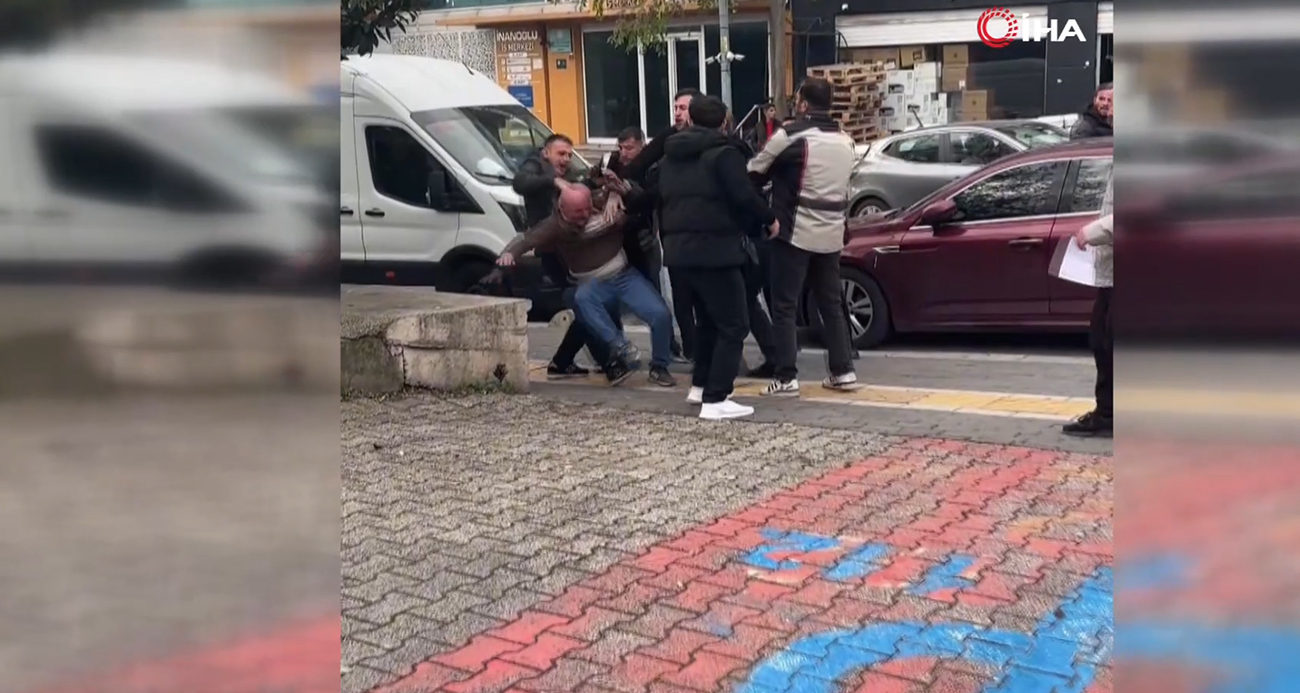 Adli Tıp Kurumu Önünde Aile ve Şirket Yetkilileri Arasında Çıkan Kavga Kameralara Yansıdı