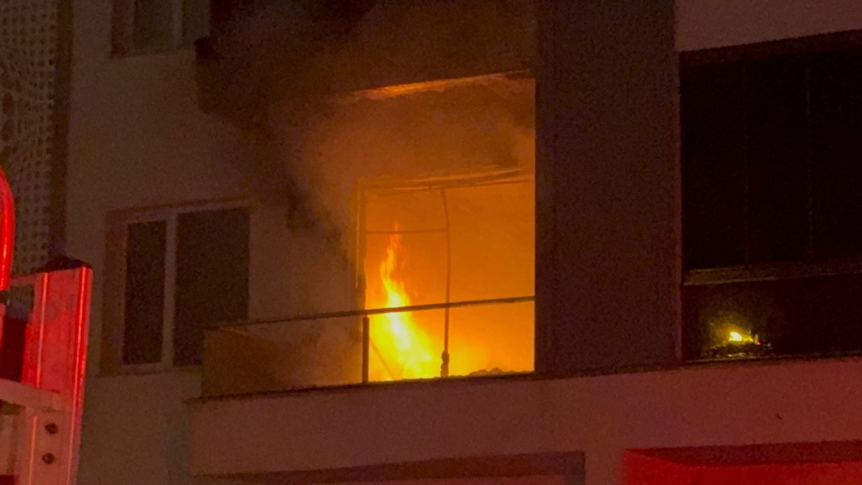 Ailevi Tartışma Sonrası Ev Kül Oldu: 3 Kişi Dumandan Etkilendi