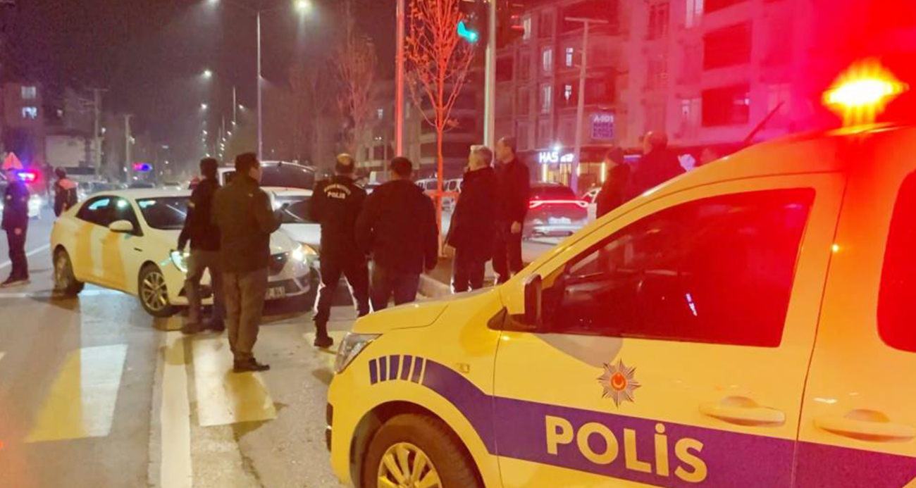 Aksaray’da Alkollü Sürücü Emniyet Müdür Yardımcısının Aracına Çarptı