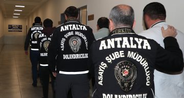 Antalya’da Polis Kimliğiyle Milyonluk Dolandırıcılık Operasyonu