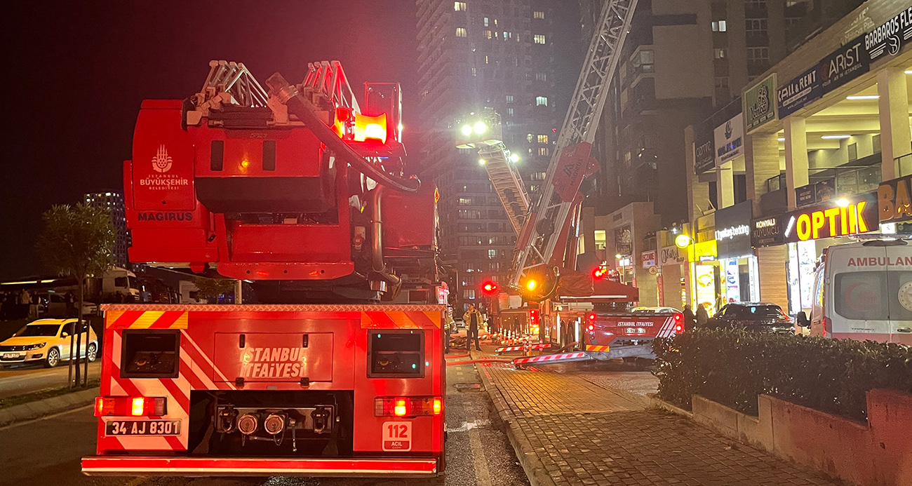 Başakşehir’de Restoranda Yangın Paniği: İtfaiye Ekipleri Mahsur Kalanları Kurtardı