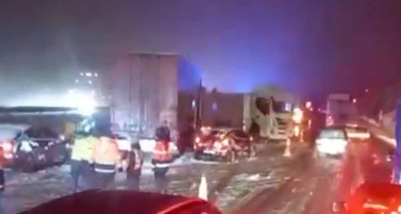 Bolu Dağı Tüneli’nde Yoğun Kar Yağışı Altında Zincirleme Kaza