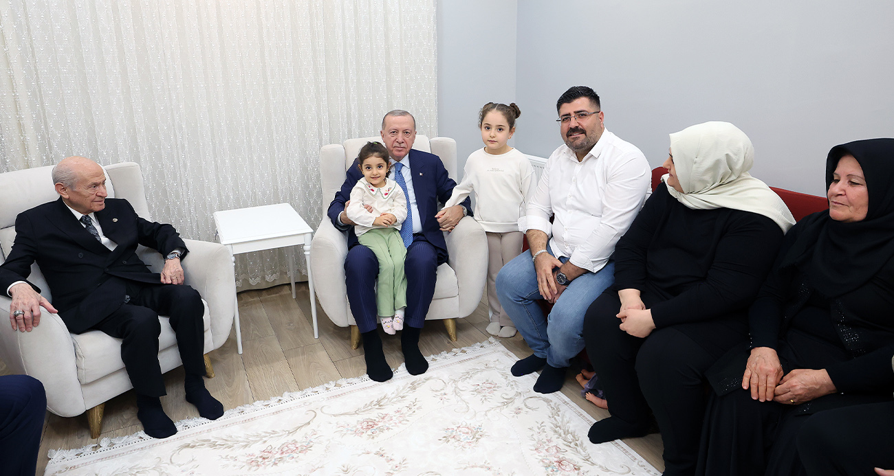 Cumhurbaşkanı Erdoğan, Hatay’da Depremzede Aileyi Ziyaret Etti