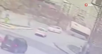 Esenyurt’ta Şarampole Yuvarlanan Minibüsün Dehşet Anları Kameralara Yansıdı