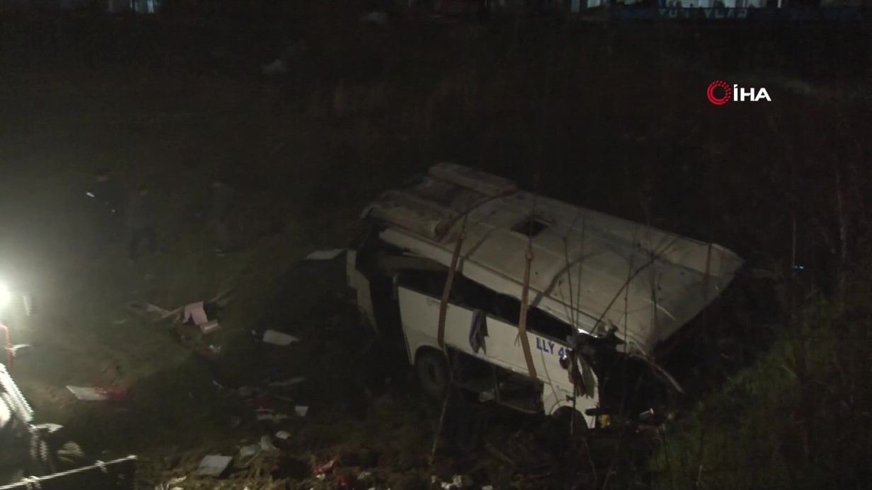 Esenyurt’ta Servis Minibüsü Faciası: 5 Kişi Hayatını Kaybetti