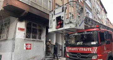 Fatih’te Bir Binanın Zemininde Çökme Meydana Geldi