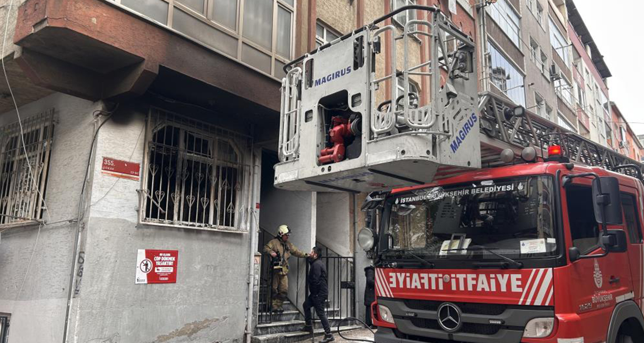Fatih’te Bir Binanın Zemininde Çökme Meydana Geldi