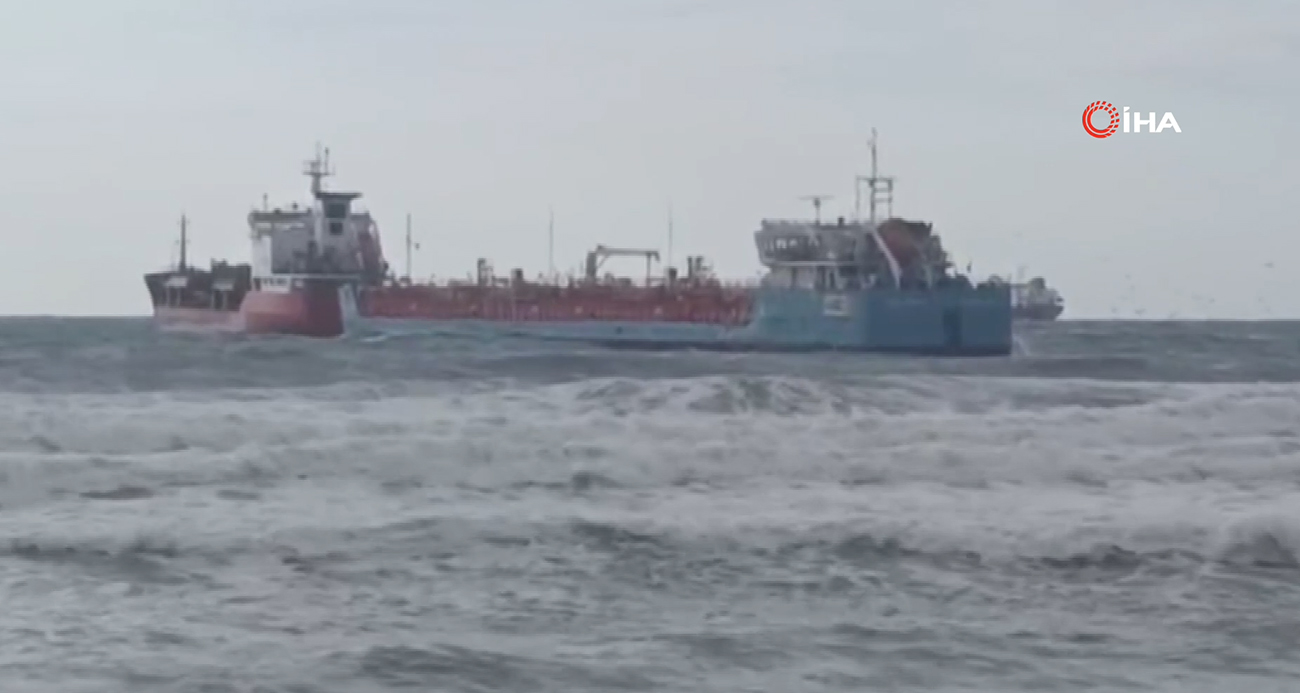 Florya Açıklarında İki Tanker Acil Durum Bildirdi