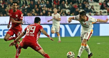 Galatasaray, Antalyaspor’u Farklı Mağlup Etti