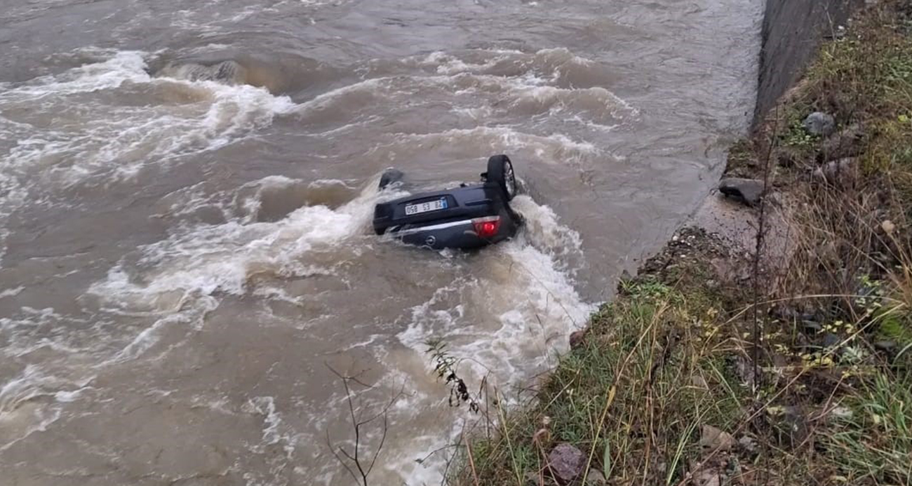 Giresun’da Mezar Yeri Ararken Dereye Uçan Araçta İki Kişi Hayatını Kaybetti
