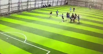 Halı Saha Maçında Çıkan Kavga Güvenlik Kamerasında