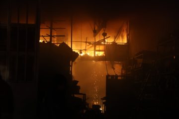 Hatay’da Sanayi Sitesinde Büyük Yangın: 9 İş Yeri ve 1 Araç Zarar Gördü