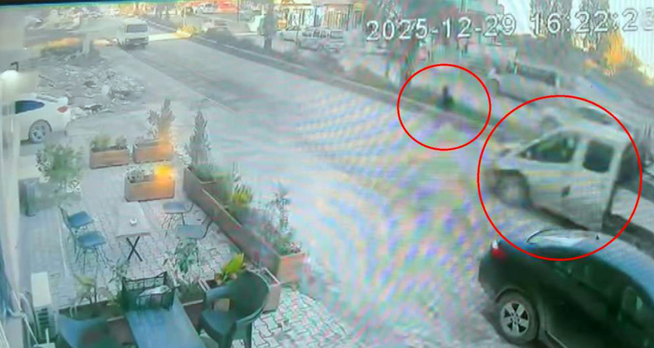 Hatay’da Ters Yönden Gelen Araç, Kıl Payı Kaçan Çocuğu Tehdit Etti