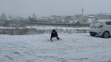 Kars’a Kar Veda Etmedi: Şehir Beyaz Örtüsüne Kavuştu