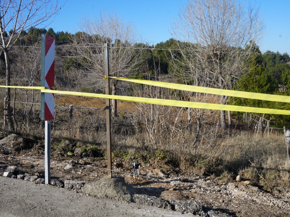 Kastamonu’da Köy Yolu Krizi: Arazisinden Geçen Yolu Kapatan Vatandaş