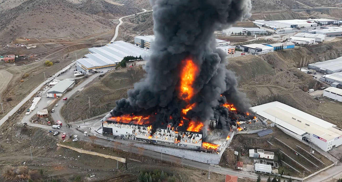 Kırıkkale OSB’de Madeni Yağ Üreten Fabrikada Yangın Paniği