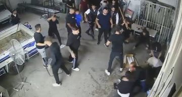 Konya’da İş Yeri Önünde Meydana Gelen Şiddetli Kavga Güvenlik Kamerasında