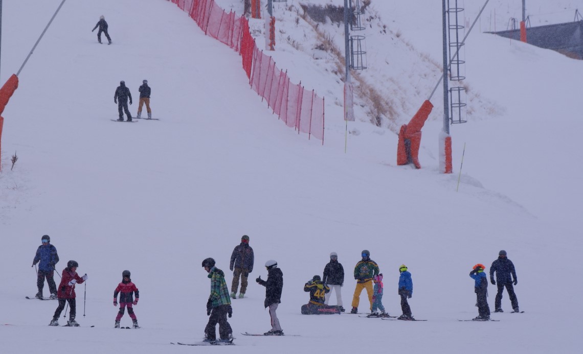 Palandöken Kayak Merkezi Karla Buluştu: Kış Sporlarının Adresi