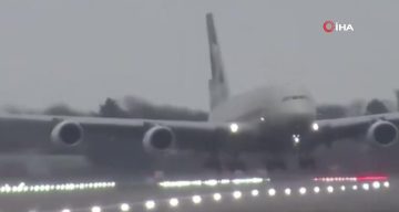 PSG Takımını Taşıyan Uçak, Şiddetli Rüzgar Sebebiyle Zorlu Bir İniş Yaptı