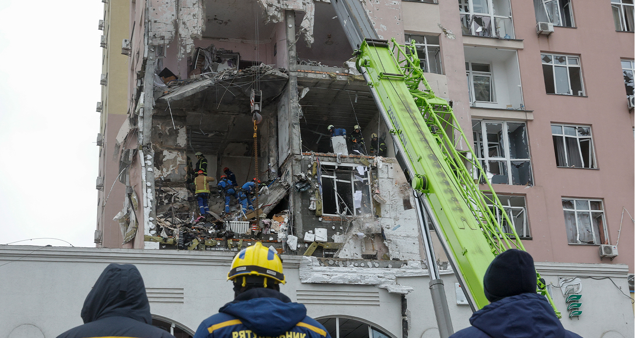 Rusya, Zelenskiy-Trump Görüşmesi Öncesi Ukrayna’yı Vurdu: 1 Ölü, 30 Yaralı