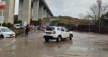 Sarıyer Kilyos Tünel İnşaatında Yol Çökmesi: Bir Araç Dereye Düştü, Restoran Su Altında Kaldı