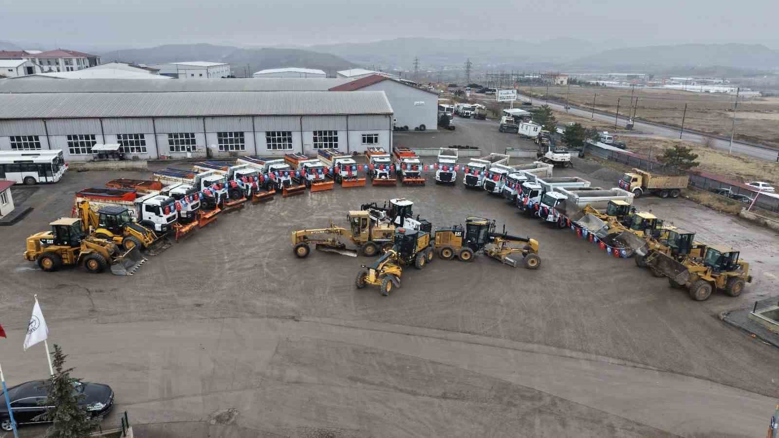 Sivas Belediyesi Kışa Hazır: 180 Personel ve 52 Araç Göreve Hazır