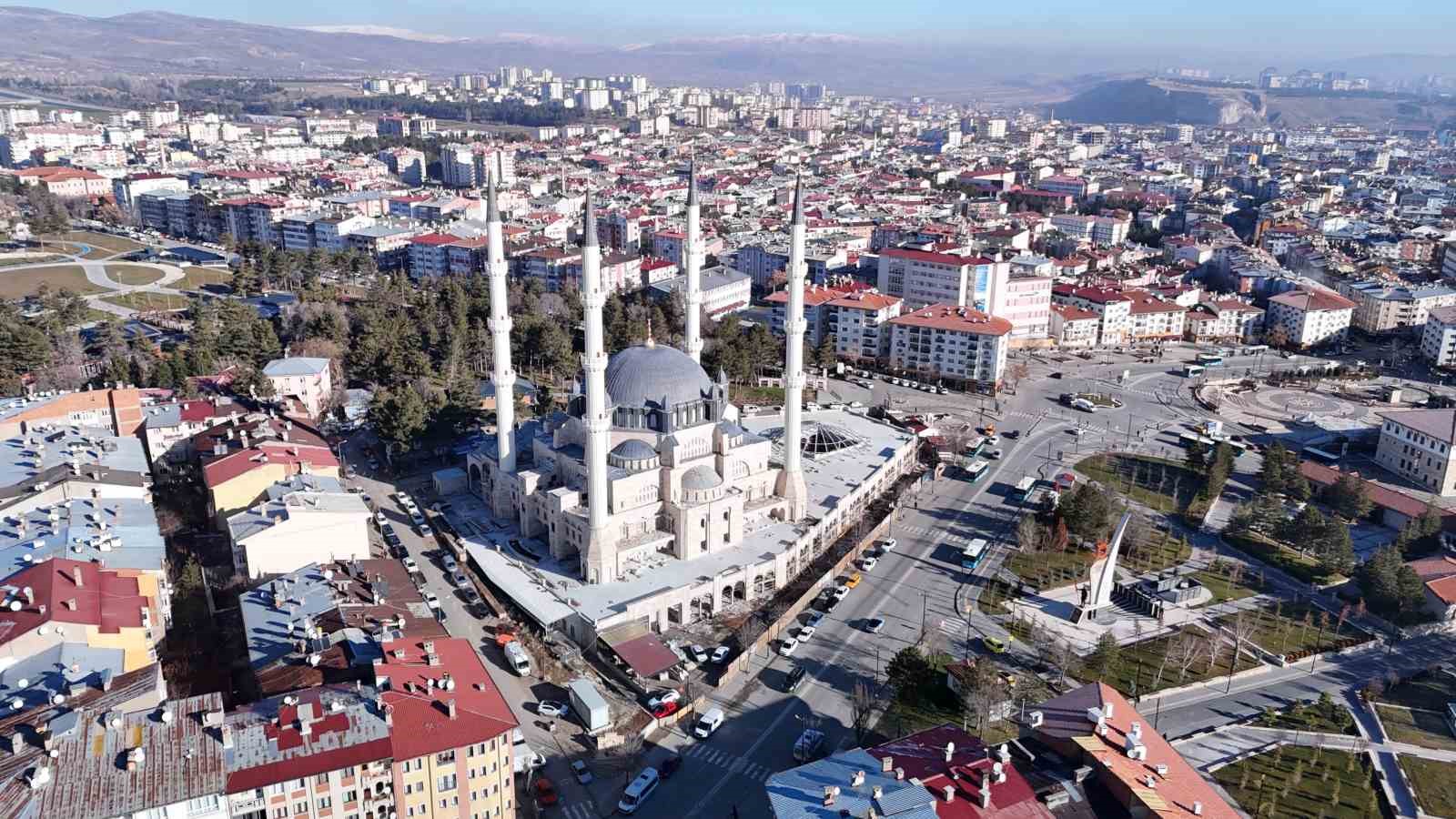 Sivas Merkez Camisi: Yeni Siluet ve Dört Minareli İhtişam