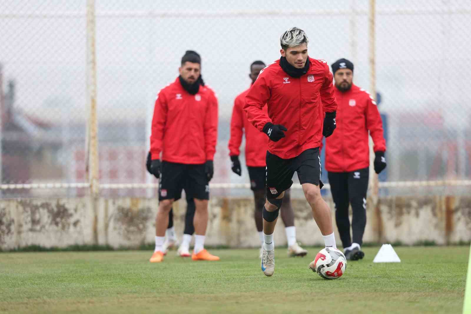 Sivasspor, Bandırmaspor Mücadelesi Öncesi Hazırlıklarını Hız Kesmeden Sürdürüyor