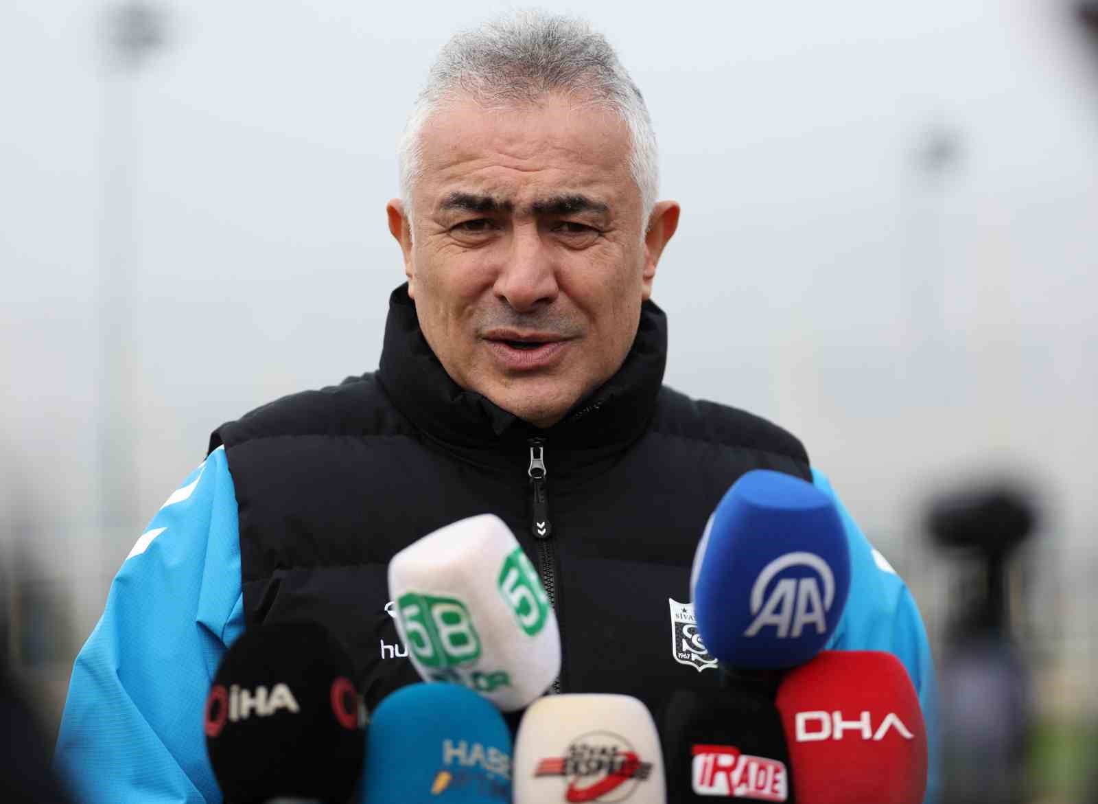 Sivasspor’da Transfer Hareketliliği: Altıparmak Kadro Güçlendirmesi İstiyor