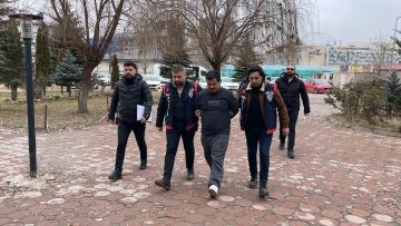 Sivas’ta Aile Tragedisi: Ağabeyini Öldüren Zanlı Adliyeye Sevk Edildi