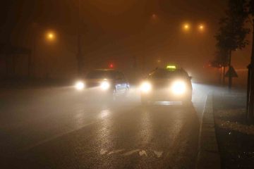 Sivas’ta Akşam Saatlerinde Yoğun Sis Hayatı Olumsuz Etkiledi