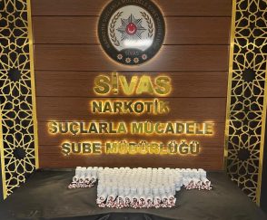 Sivas’ta Büyük Narkotik Operasyonu: 8 Bin Sentetik Ecza Hap Ele Geçirildi