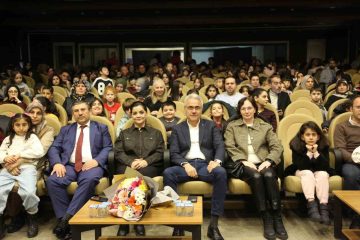 Sivas’ta Çocuklar için Müzikal Tiyatro Gösterisi Büyük İlgi Gördü