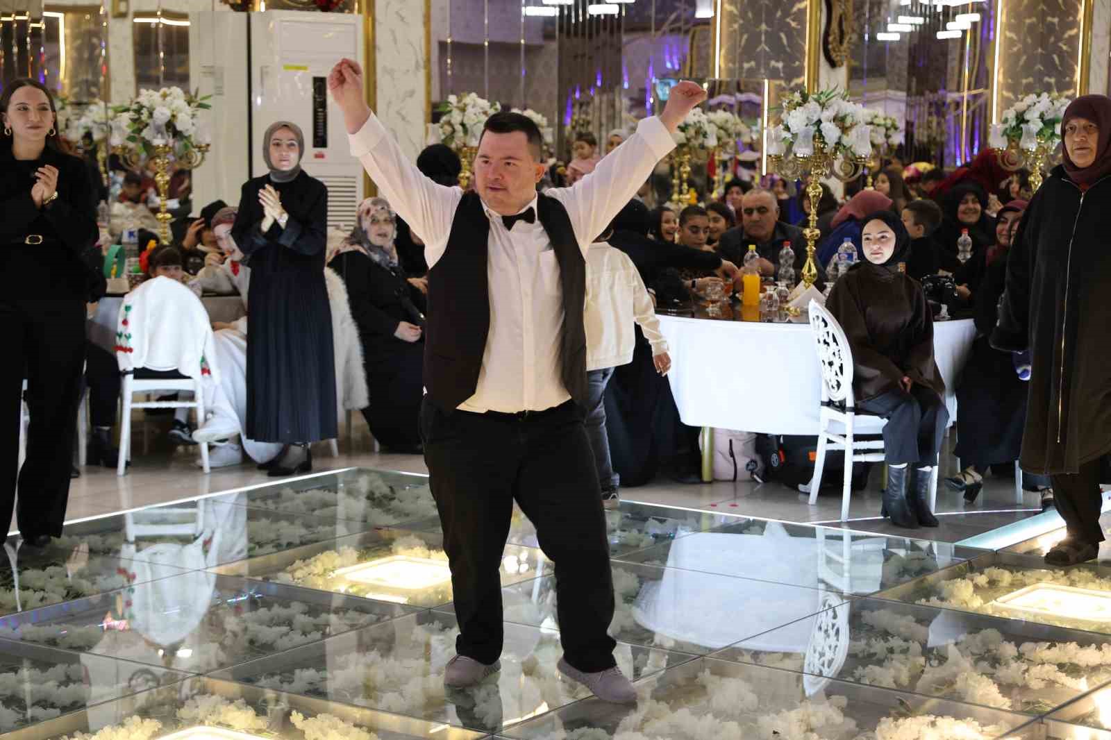 Sivas’ta Engelliler Farkındalık Etkinliği Göz Kamaştırdı