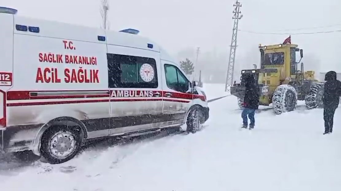 Sivas’ta Kar Engeline Rağmen Hamile Kadına Ulaşıldı