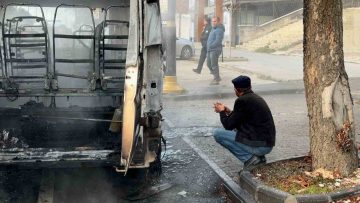 Sivas’ta Park Halindeki Okul Servisi Alev Alev Yandı