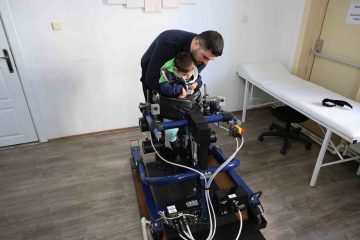 Sivas’ta Yerli Teknoloji ile Geliştirilen Mobil Yürüme Robotu, Engelli Çocuklara Yeni Umutlar Sunuyor