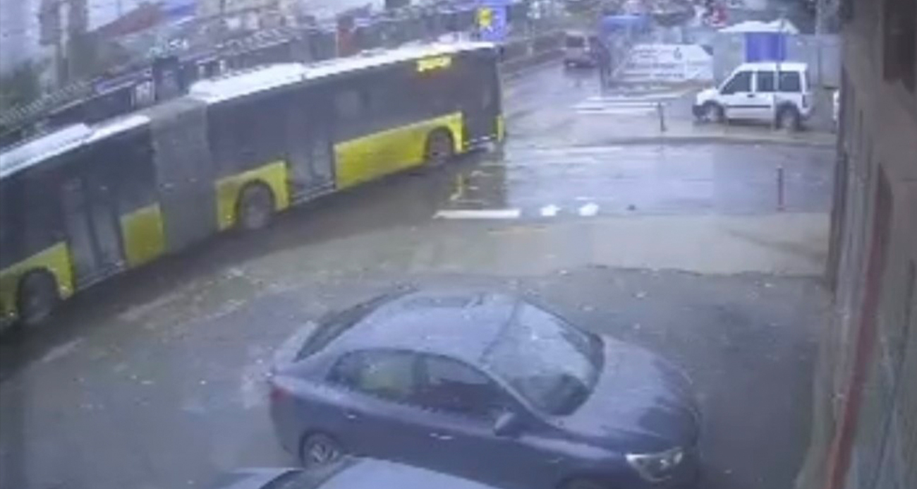 Sultangazi’de Akaryakıt Sızıntısı Trafik Kazalarına Sebep Oldu