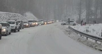 Uludağ’da Trafik Yoğunluğu: Kilometrelerce Araç Kuyruğu