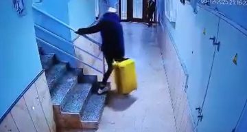 Ünlü Şarkıcı Güllü’nün Kızı ve Arkadaşı Kaçarken Yakalandı