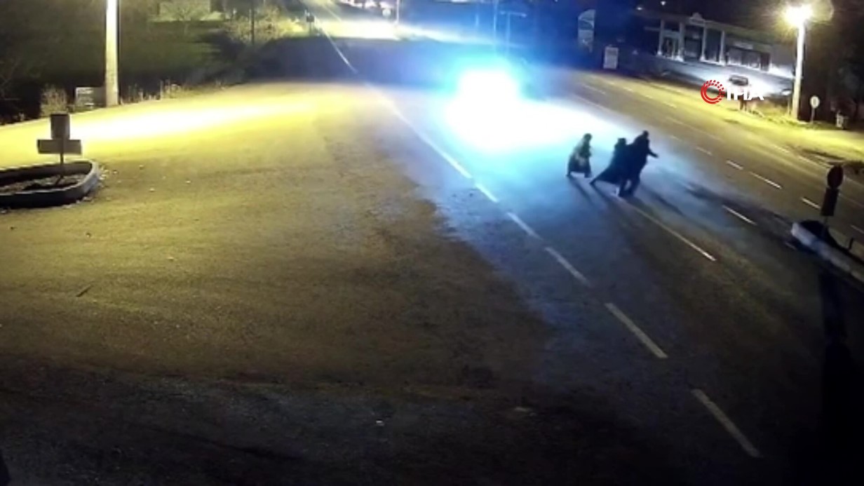 Uşak Eşme’de Trajik Trafik Kazası: Üç Yaya Hayatını Kaybetti