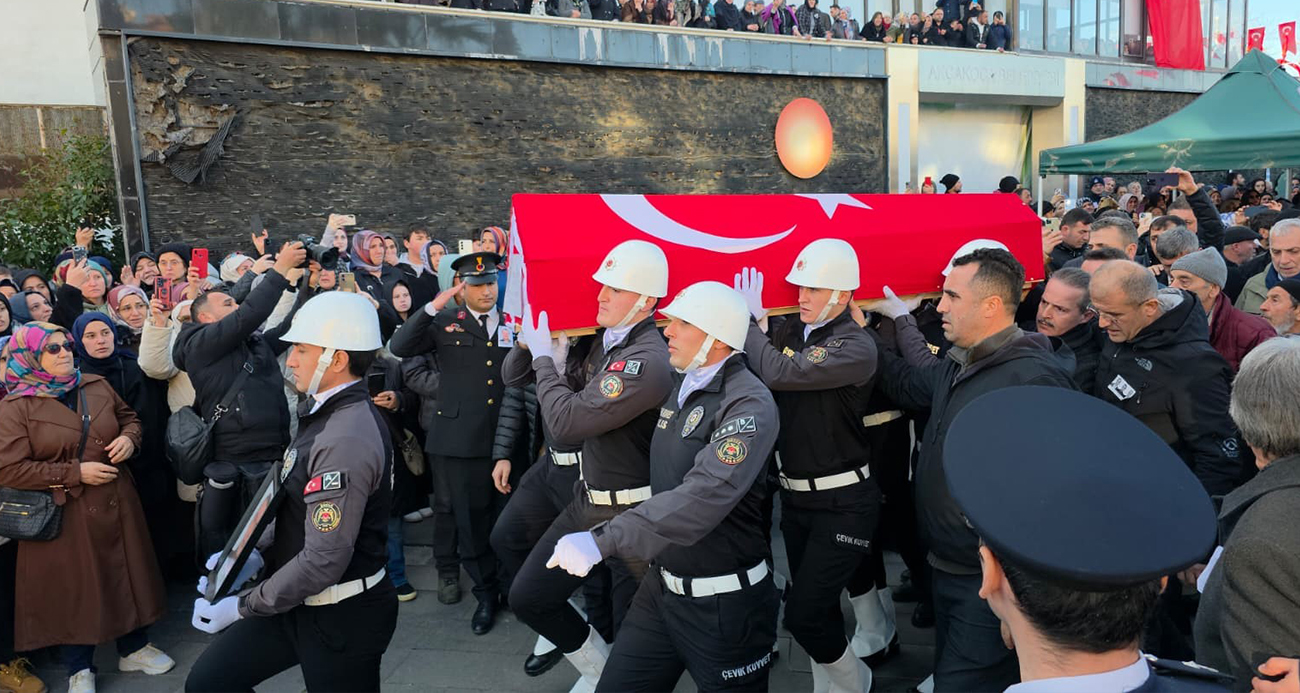 Yalova’da DEAŞ Operasyonunda Şehit Düşen Polis Memuru, Memleketi Düzce’de Son Yolculuğuna Uğurlandı