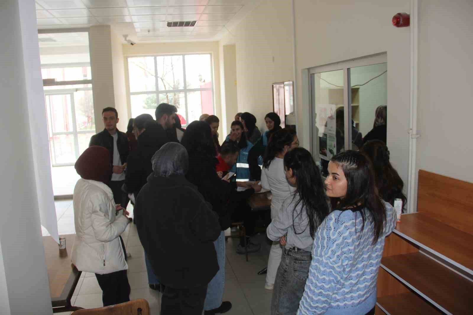 Zara’da Üniversite Öğrencilerinden Örnek Davranış: Kan Bağışı Kampanyası Büyük İlgi Gördü